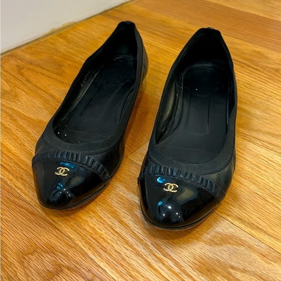 CHANEL Shoes - Authentic Chanel ballet flats size 39